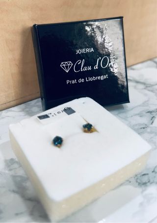 Pendientes oro 18k topacio “London Blue”

