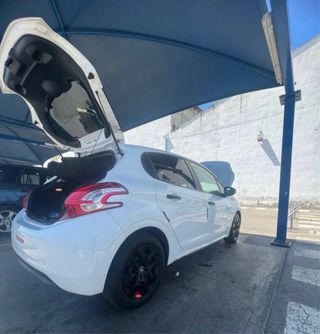 Peugeot 208 2014