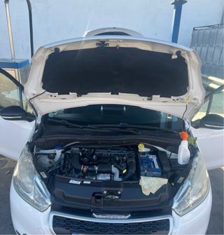 Peugeot 208 2014