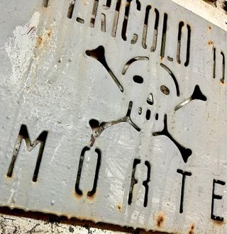 Cartello vintage pericolo di morte