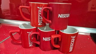 5 Tazas Nescafé rojas