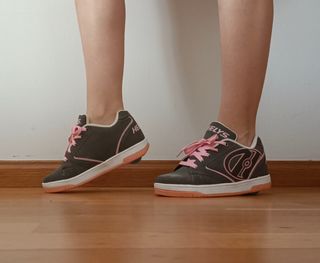 Zapatillas con ruedas Heelys para niños. 