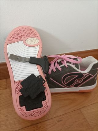 Zapatillas con ruedas Heelys para niños. 