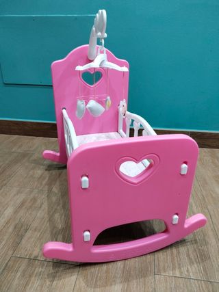 Cuna mecedora muñecas