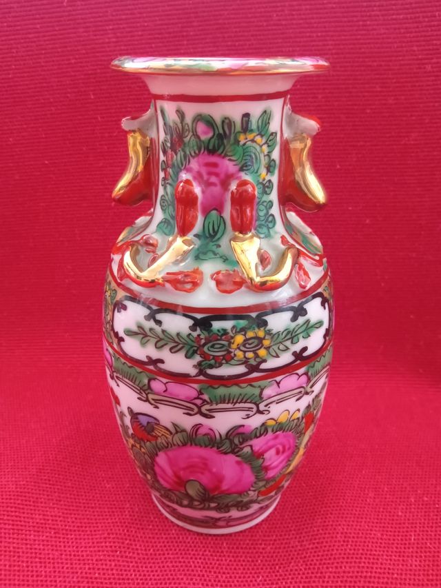 Vaso cinese vintage decorato a mano