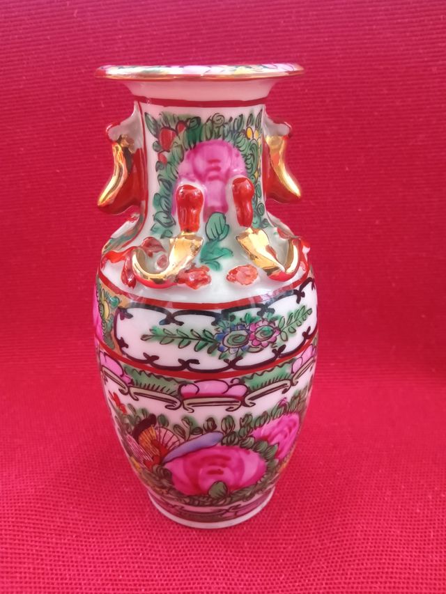 Vaso cinese vintage decorato a mano