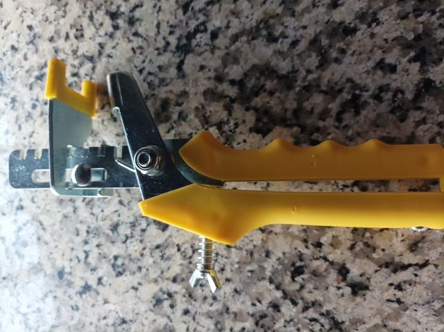 Alicates nivelación baldosas