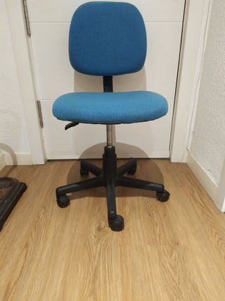 Silla escritorio azul giratoria