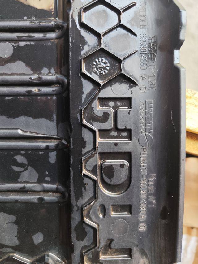 Tapa motor Peugeot HDI 16