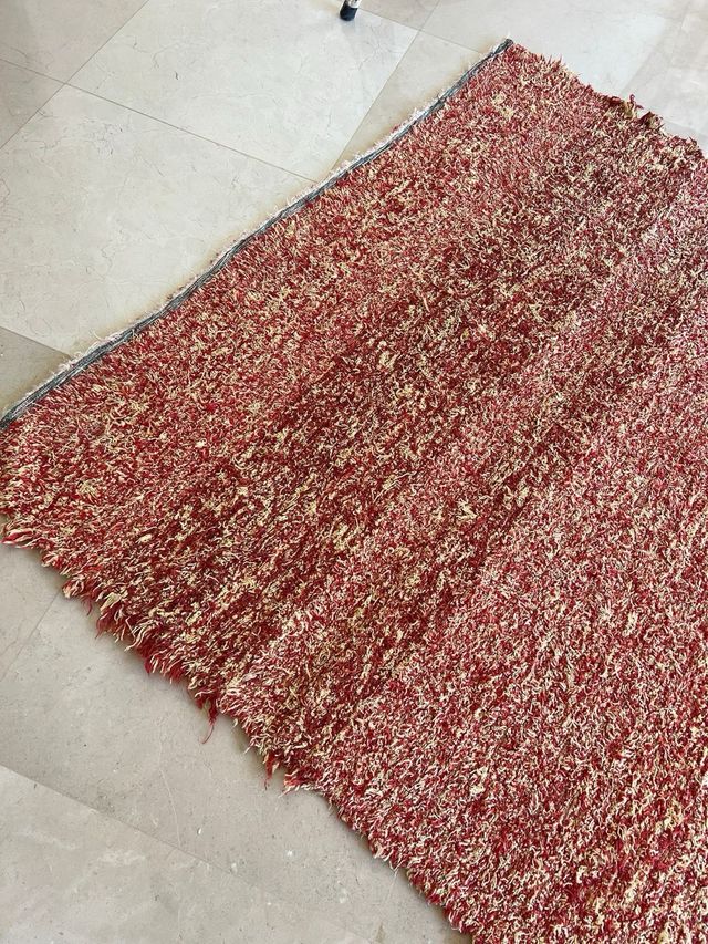 Alfombra roja lana hecha a mano nueva rosa blanco