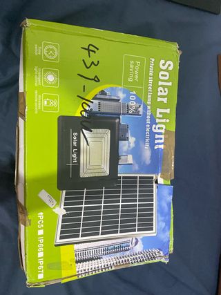 Foco Solar con Control Remoto