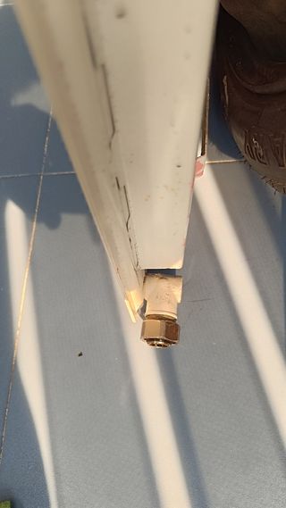 Radiador blanco de metal