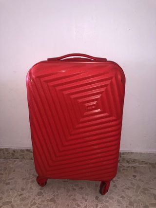Maleta roja | Equipaje de mano