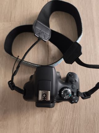 Canon EOS 1300D + objetivo 18-55mm