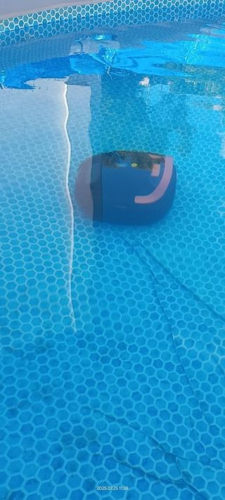 Robot limpia fondos piscina Coasteering planet pro