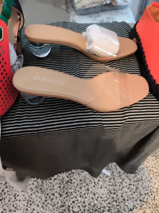 Sandalias Snoezze transparentes beige