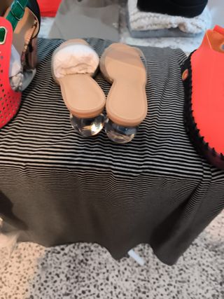 Sandalias Snoezze transparentes beige