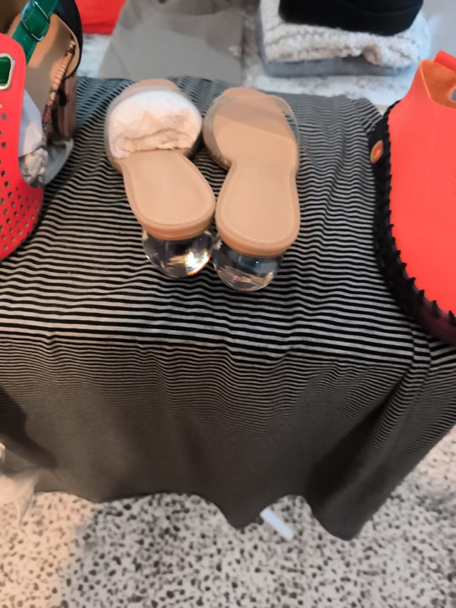 Sandalias Snoezze transparentes beige