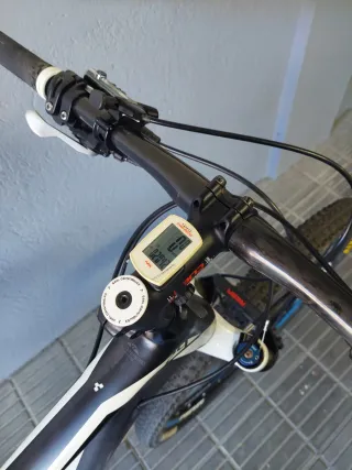 Bicicleta carbono MTB CUBE Reaction GTC RACE 29'