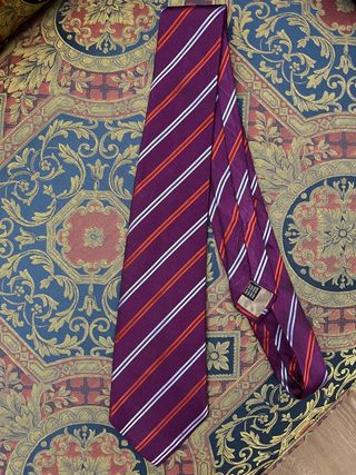 Corbata Brooksfield rayas rojas y moradas