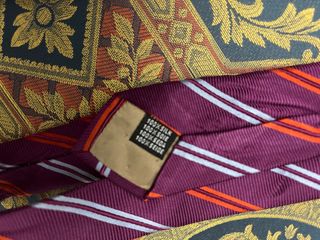 Corbata Brooksfield rayas rojas y moradas