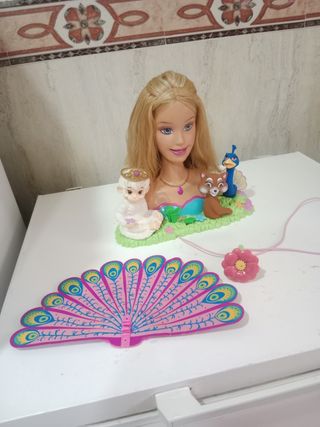 Cabeza Barbie interactiva + mascotas