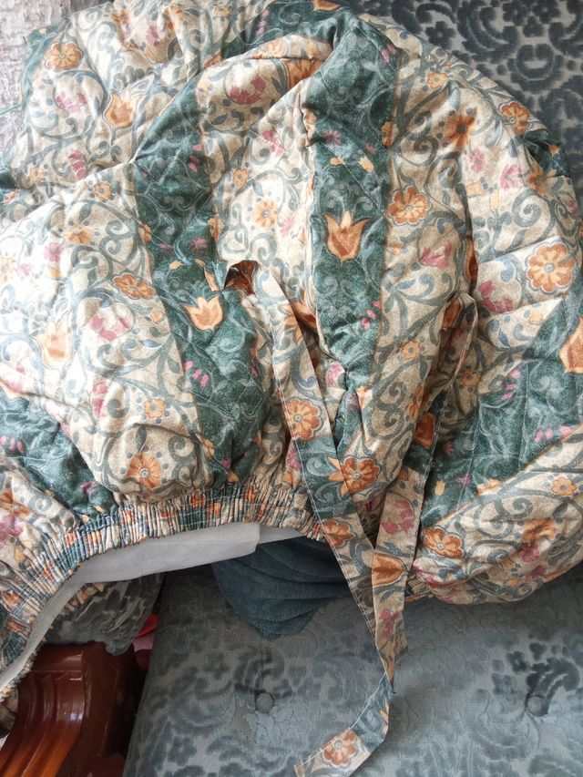 Cubre sillón beige y verde