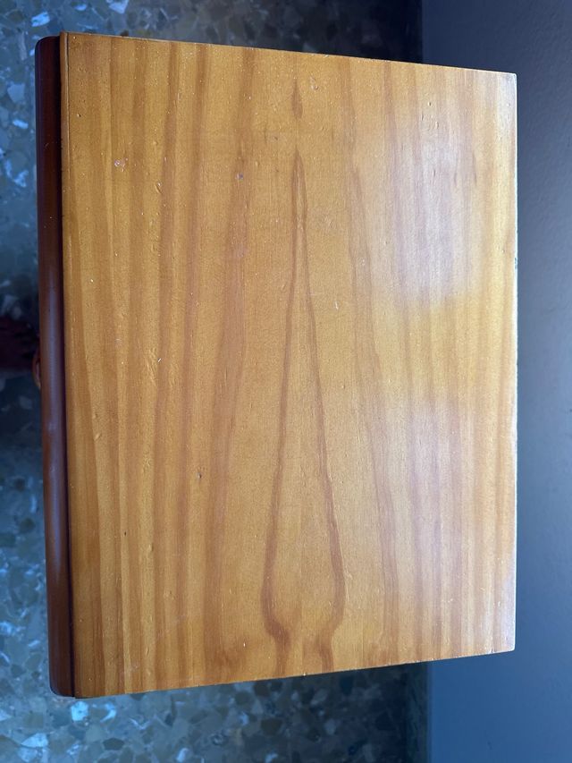 Mesita noche 3 cajones -madera