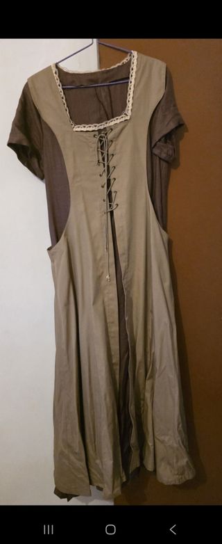 Vestido medieval talla XL se pueden mndar más fots