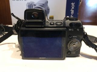 Cámara digital Sony DSC-H9+Cargador+Tarjeta 4GB.