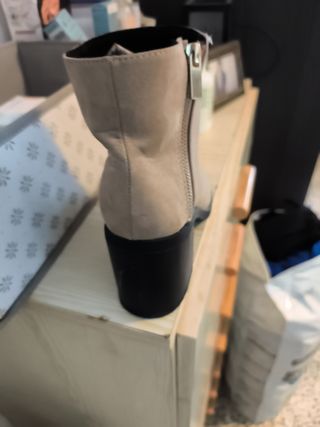 Todos los zapatos y botines de mi perfil por 50€.