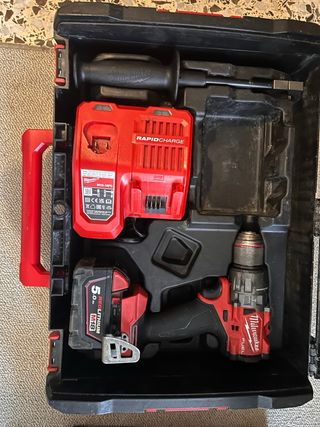 Taladro + Amoladora Milwaukee