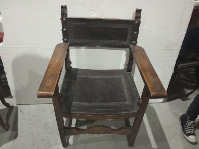 Sillón Frailero antiguo - Madera y Cuero