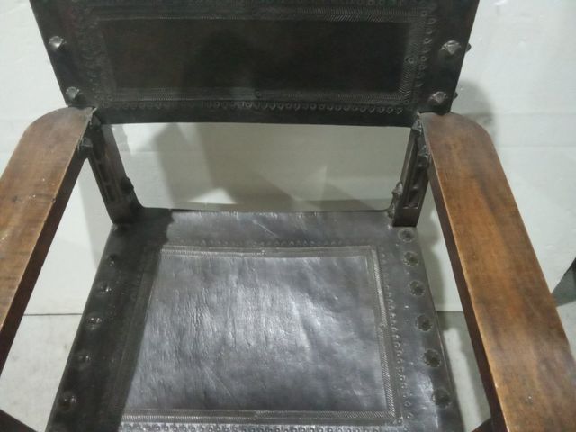 Sillón Frailero antiguo - Madera y Cuero
