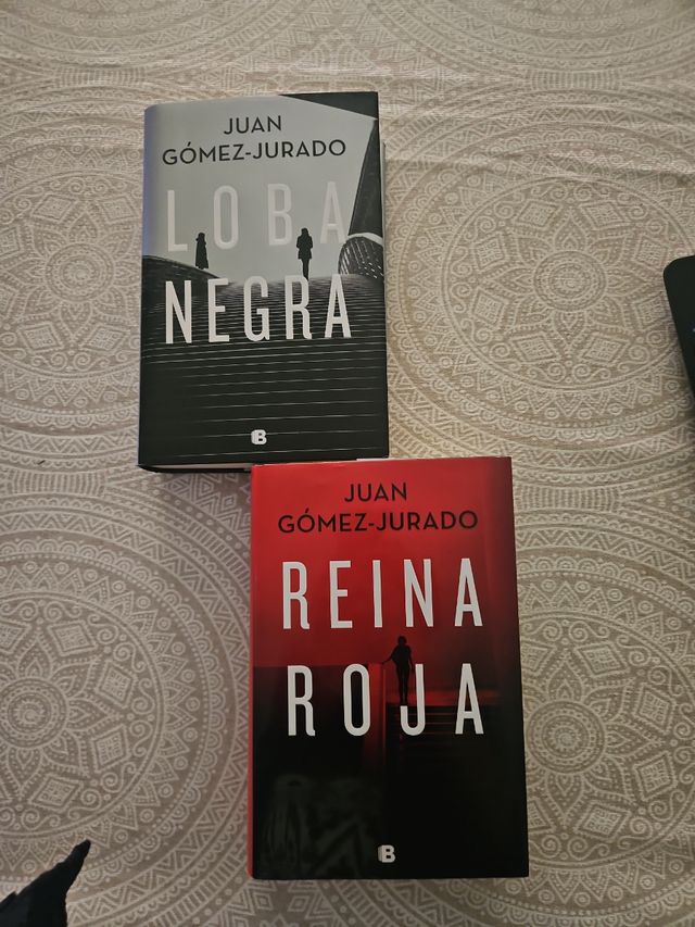 Libros Reina Roja y Loba Negra