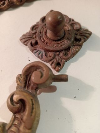 Tiradores antiguos de bronce