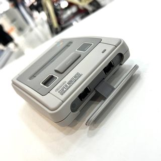 CONSOLA SUPER NINTENDO CLASSIC MINI CON CAJA COMPLETA