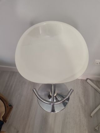 Sgabello da bar bianco e argento