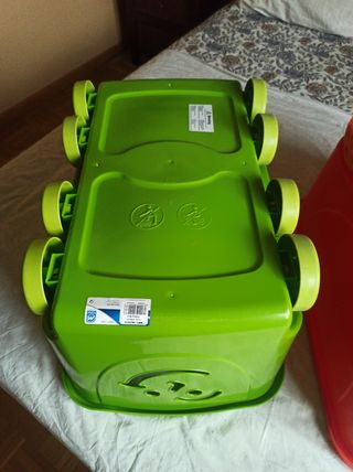 2 contenitori per giocattoli - trenino verde e arancione