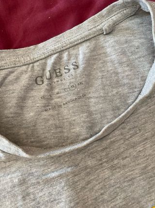 lote 2 camiseta guess originales T.L casi nuevas. 