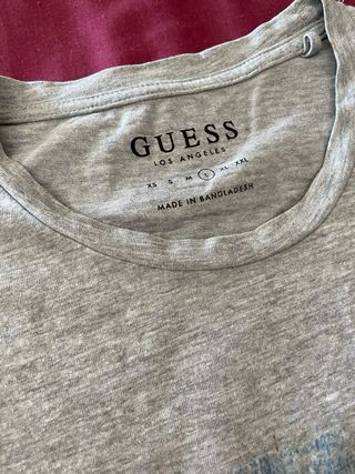 lote 2 camiseta guess originales T.L casi nuevas. 