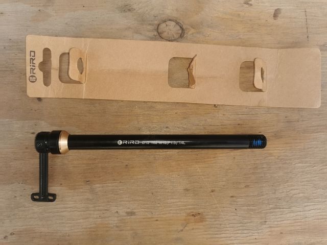 Eje pasante bici 12x142mm