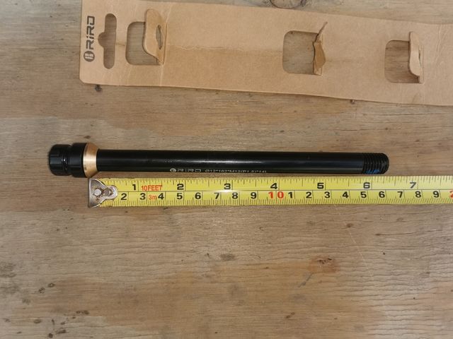 Eje pasante bici 12x142mm