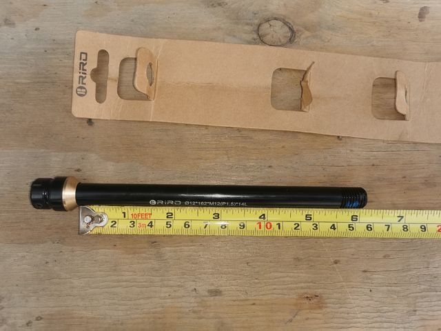 Eje pasante bici 12x142mm