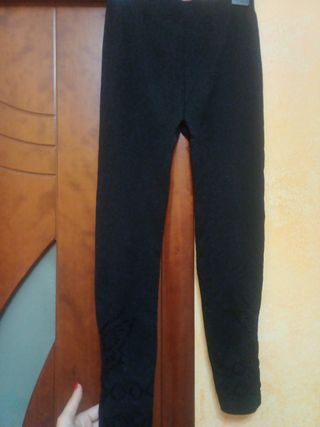 Leggins neri ricamo farfalla e  floreale