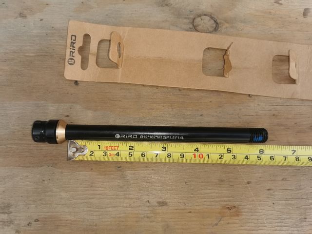 Pasante trasero bici 12x142mm