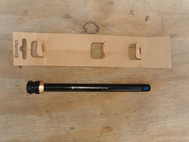 Pasante trasero bici 12x142mm