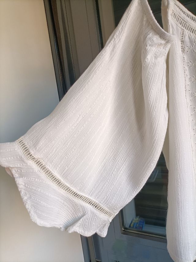 Blusa blanco roto Bershka