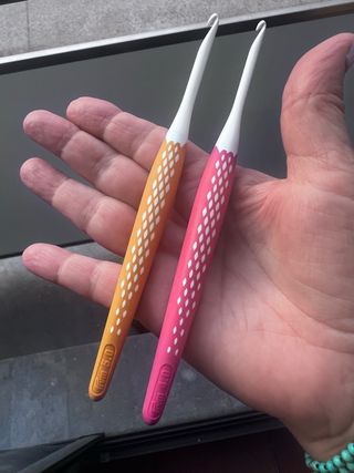 2 Agujas Crochet Prim Ergonómicas 5.0 y 4.0