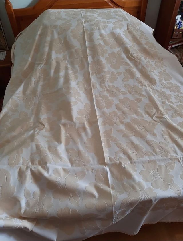 Colcha Vintage Beige con Flores